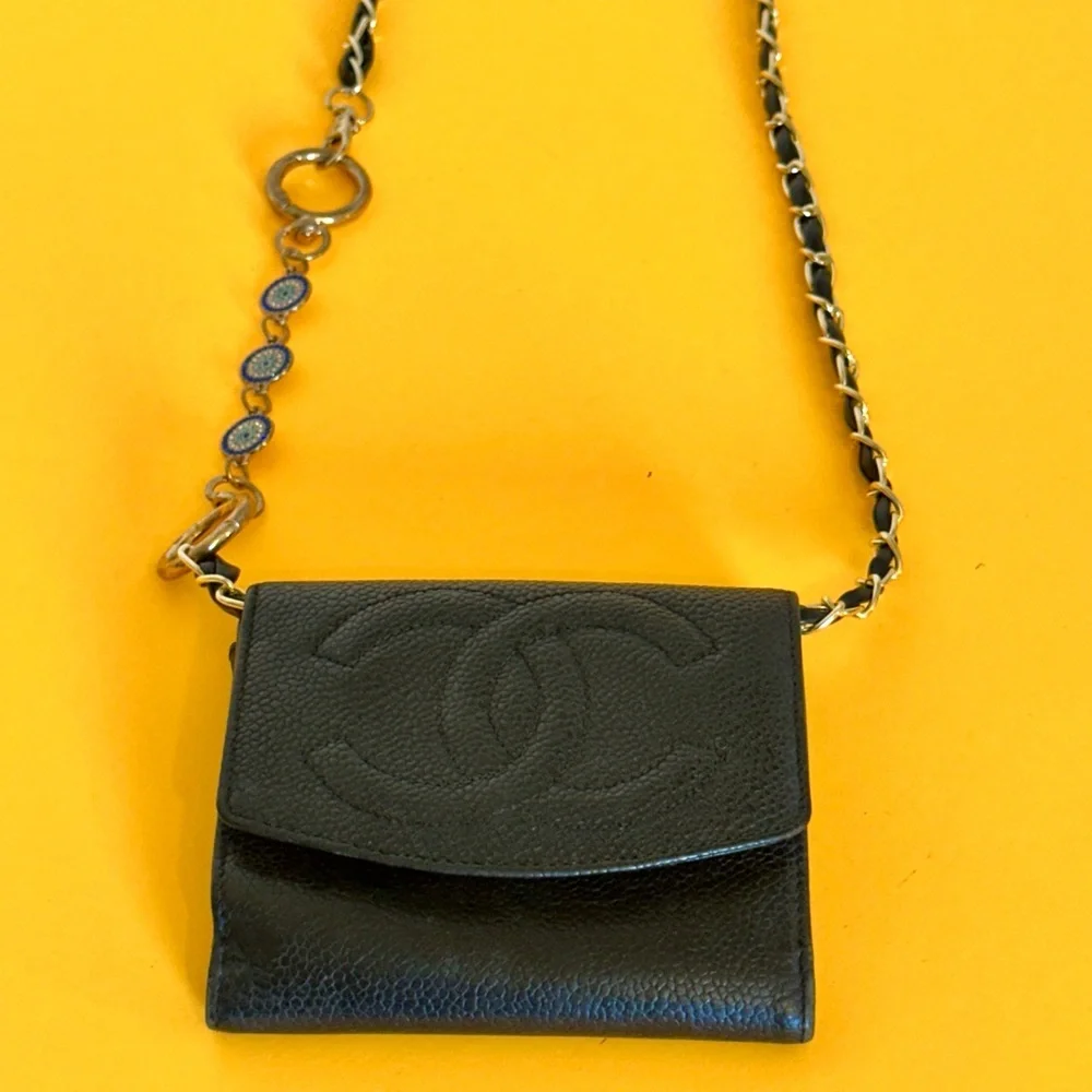Chanel Black Wallet The Caviar Skin 4x4 Compact bifold wallet in good condition. - Picture 13 of 13